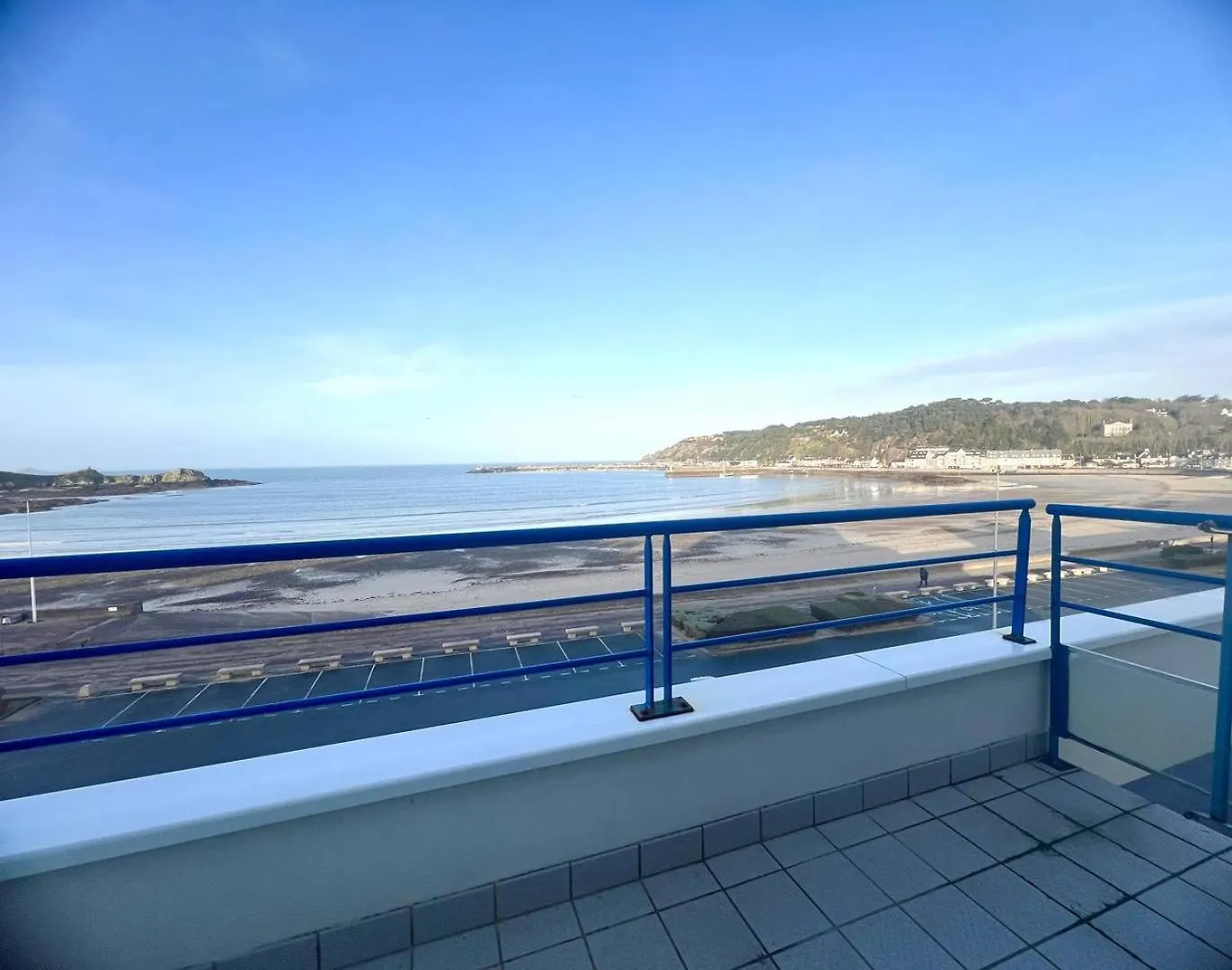 514 - Appartement 1 Chambre Vue Mer En Bordure De La Plage Du Centre D'Erquy 0*, Erquy